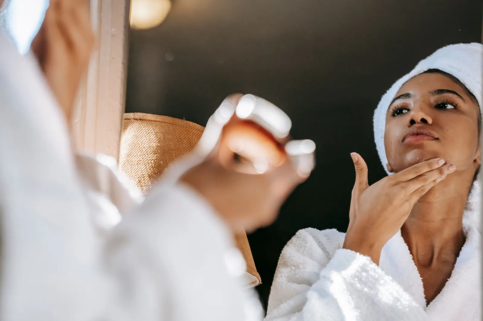Routine soin du soir : Les étapes essentielles pour une peau reposée.