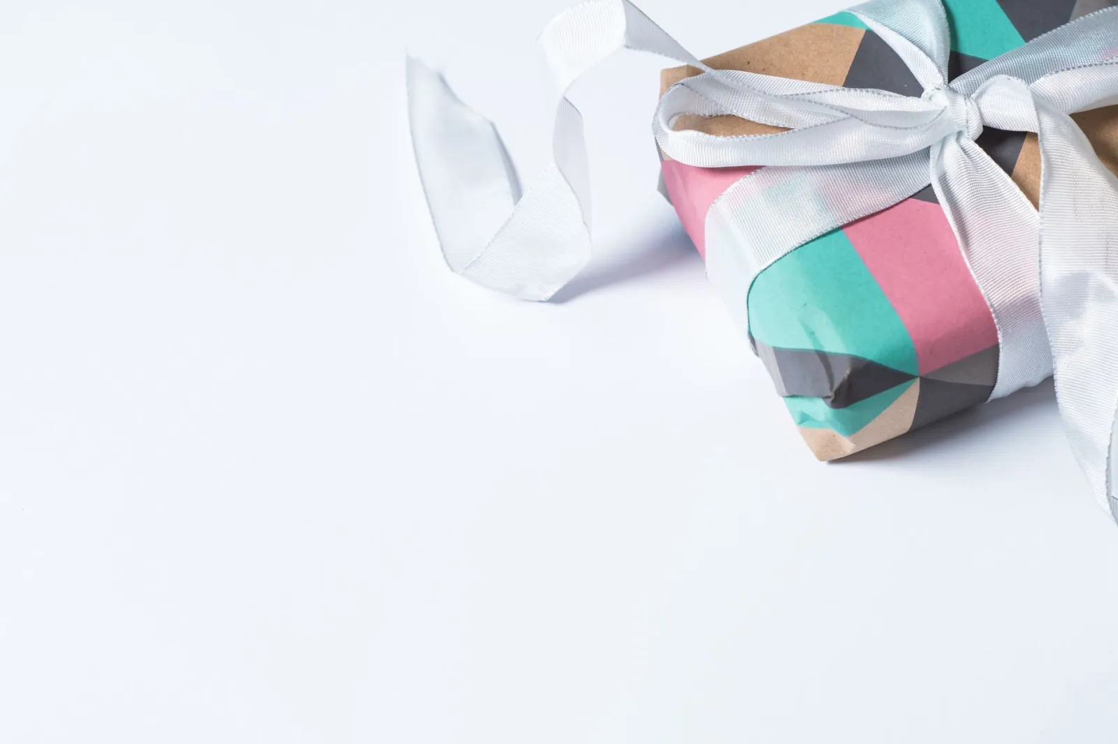 10 idées de cadeaux originaux pour ta meilleure amie (même si elle a déjà tout).