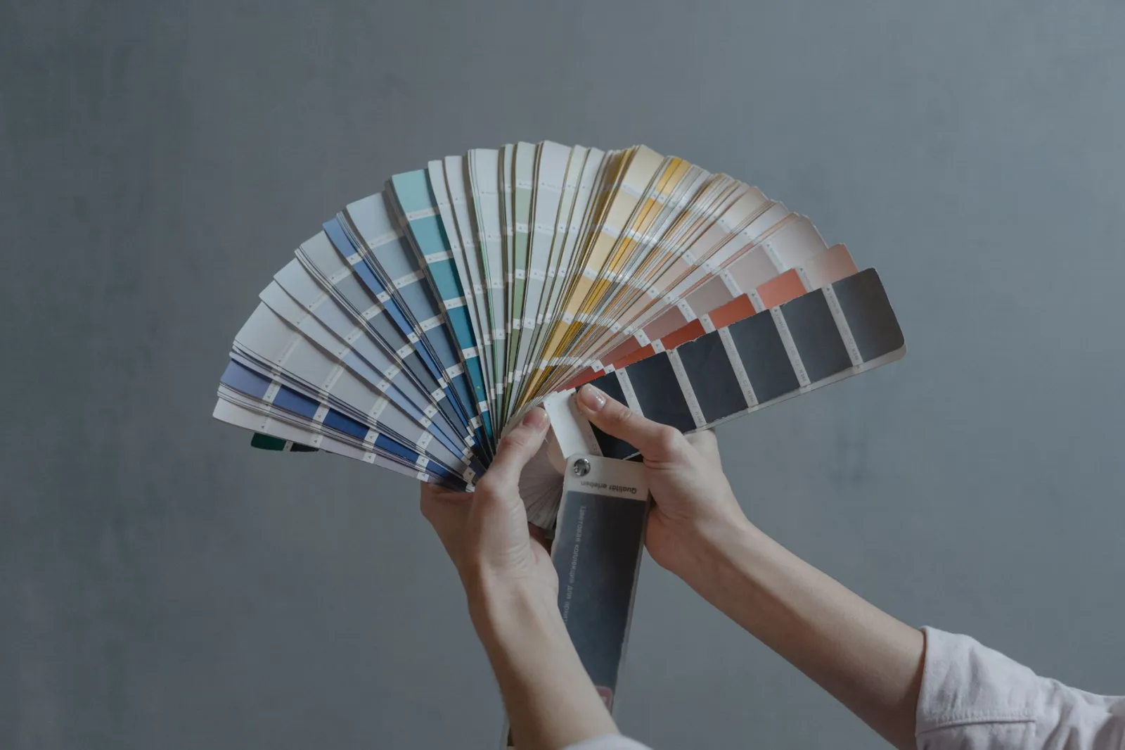 Comment choisir la couleur parfaite pour votre salon ?