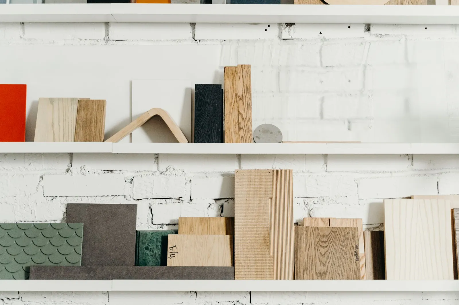 Le bois dans l'aménagement intérieur : essences et utilisations