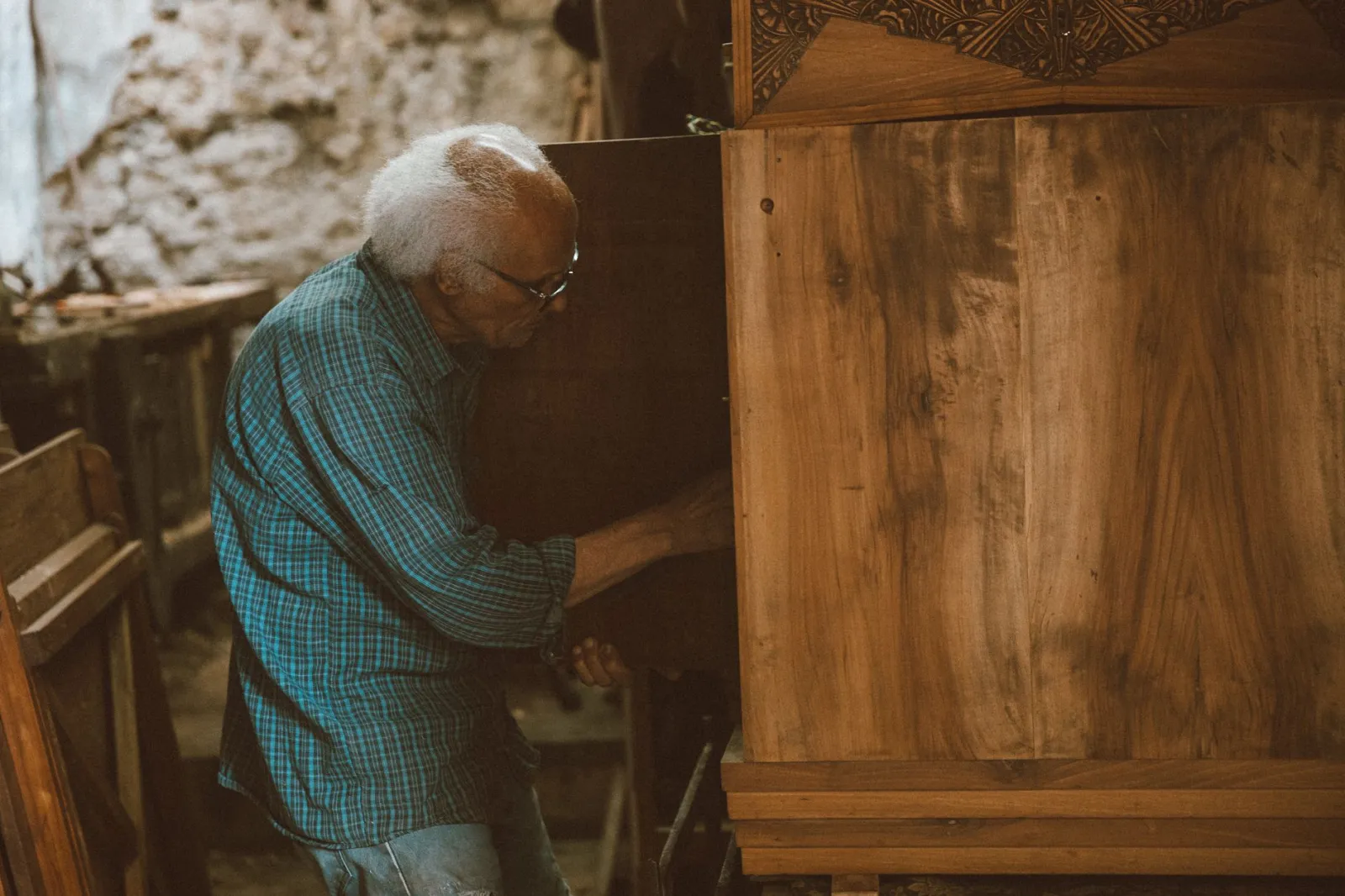 Customiser un meuble ancien : idées et techniques